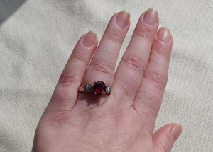 spineldarkerhand.jpg