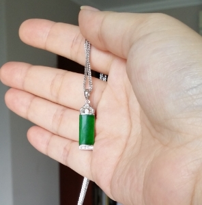 jade_necklace.jpg