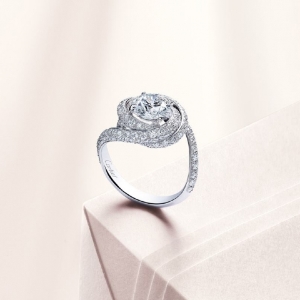 cartier trinity ruban engagement ring price