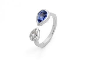 platinum-ring-with-pear-shaped-diamond-and-sapphire-1024x708__1_.jpg