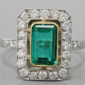 3_adsemeralddiamondring.jpg