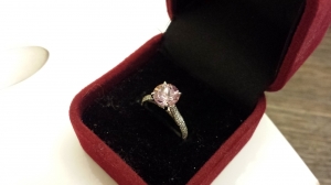 pink_morganite_in_box.jpg pink_morganite_in_box.jpg