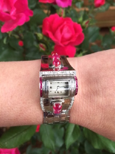 retrowatch_onhand1.jpg retrowatch_onhand1.jpg