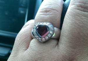 573306