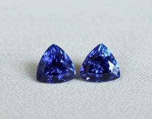 pair_of_trillion_tanzanites_-_morning_light__1a_.jpg pair_of_trillion_tanzanites_-_morning_light__1a_.jpg