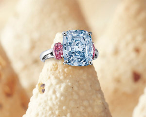 6.01-cart-Cushion-shaped-Fancy-Vivid-Blue-Diamond-and-Pink-Diamond-Ring.jpg
