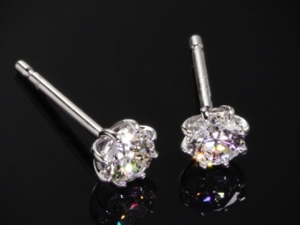 8-prong_diamond_earrings.jpg