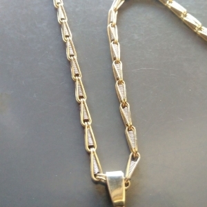 chain_1.jpg chain_1.jpg