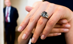 160318-fancy-deep-blue-diamond-ring-yh-1224p_10d93ee385b914e10f54432a73081a1b.jpg