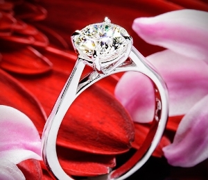 vatche-venus-engagement-ring-in-14k-white-gold-from-whiteflash_44533_23724_g_0.jpg