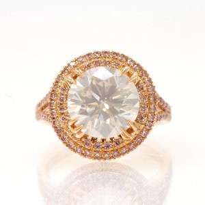 4.02ct-fancy-white-round-diamond_802.15438.jpg