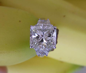 radiant-cut-diamond-ring-canuk-gal.jpg