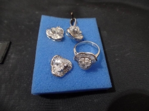 diamond_set_in_14k_gold.jpg