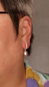 diamondhuggieswithpearldrop_02.jpg diamondhuggieswithpearldrop_02.jpg