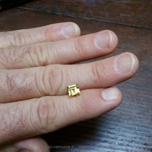 doug-menadue-bespoke-gems-australian-yellow-sapphire-square-step-cut-12112-23g.jpg