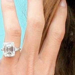 1f71595630bbb109654c6a5f8e0063b3--melania-trump-engagement-ring-engagement-rings.jpg