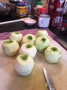grannysmithapplesreadytogointopie.jpg
