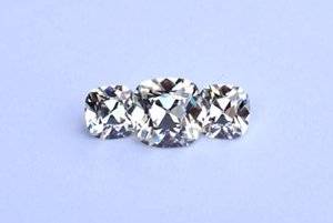 AVC 3 stones 1.72 J VS1.jpg