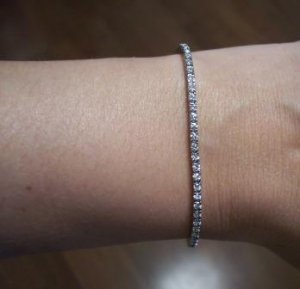diamond bracelet 38583428.jpg