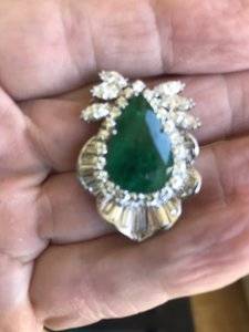 Emerald Broach 1.jpg