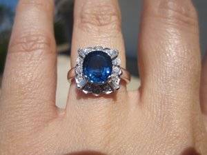 Blue sapphire & diamond - Vivian.jpg