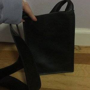 chanel-vintage-lambskin-leather-cross-body-bag-22734984-3-0.jpg