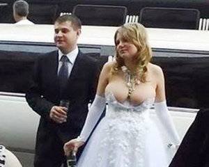 ugly-wedding-dress-boobs[1].jpg