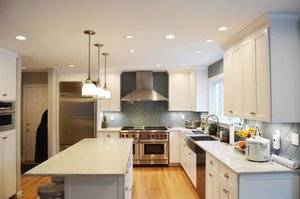glass tile kitchen.jpg