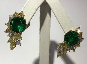 leibish-11-12-carats-emerald-earrings.JPG