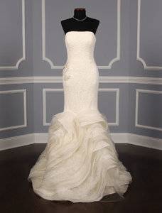 p-100593-Vera_Wang_Lindsey_120413_Discount_Designer_Wedding_Dress.jpg