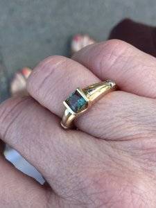 641136