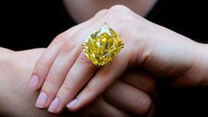 graff-yellow-diamond-auction.si.jpg
