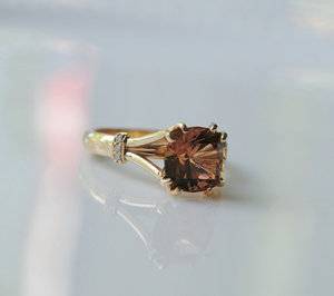 cushion 2.5mm split shank wraps trellis angled view.jpg