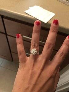 Is a 3 carat ring too big online