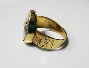 cameo ring 3.jpg