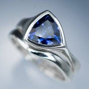 Trillion-blue-sapphire-bridal-engagement-ring-set_DSC_4102_1024x1024.jpg