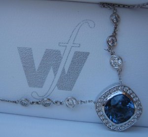 halobluediamondnecklace07.JPG