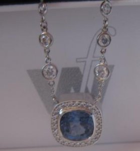 halobluediamondnecklace08.JPG