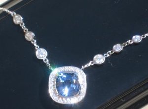 halobluediamondnecklace22.JPG