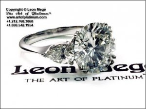 yummers.leon.3.stone.round.JPG