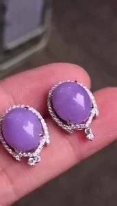 Lavender earrings 5.jpg