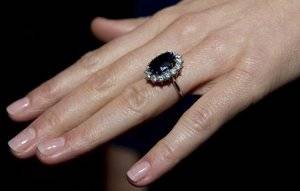 Kate+Middleton+Kate+Middleton+Engagement+Ring+XGuiW7g6uBHl[1].jpg