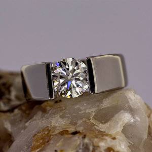Front-view-on-quartz.jpg