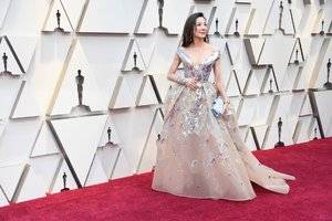 http---cdn.cnn.com-cnnnext-dam-assets-190224184802-09-oscars-fashion-2019.jpg