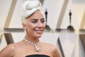 Lady-Gaga-Necklace-2019-Oscars.jpg