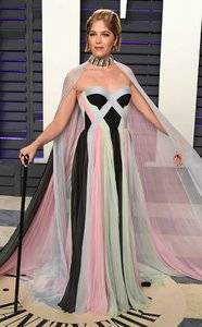 rs_634x1024-190224181303-634.selma-blair-vanity-fair-oscars-party-2019.ct.022419.jpg