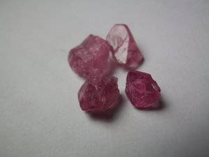 Gem pink spinel Tajikistan.JPG