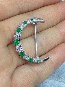 Emerald and Diamond Crescent Inside strong lighting 1.JPG Emerald and Diamond Crescent Inside strong lighting 1.JPG