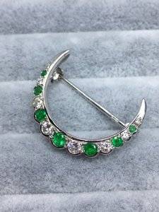 Emerald and Diamond Crescent inside strong lighting 2.JPG Emerald and Diamond Crescent inside strong lighting 2.JPG