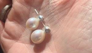 lindaearring2.jpg lindaearring2.jpg